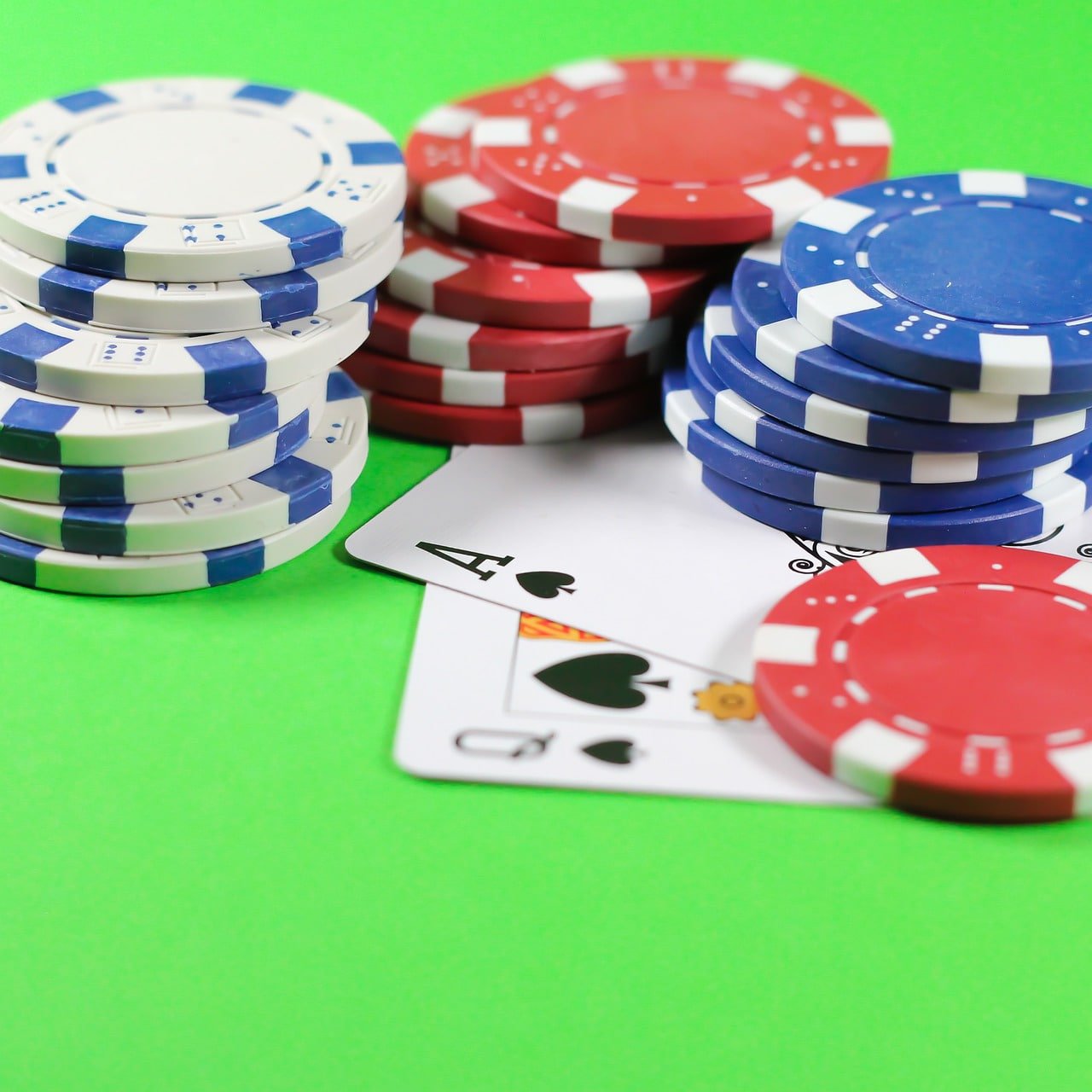 গোপনীয়তা নির্দেশনা পড়ছেন ব্যবহারকারী